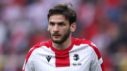 Gazzetta: “Ingaggio e clasuola alla Osimhen, l’offerta del Napoli a Kvaratskhelia”