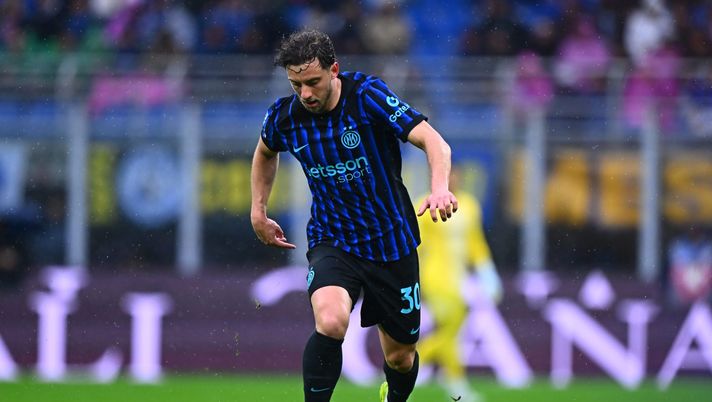 Fiorentina-Inter, ammonito Carlos Augusto: diffidato, salterà la Roma dopo la sosta - immagine 1