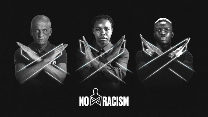 La Fifa introduce il gesto anti-razzismo: ecco quando il suo debutto - immagine 1