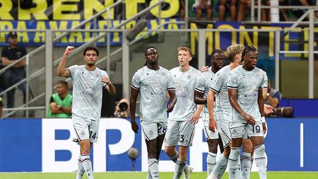 MILAN, ITALY - AUGUST 31: Arthur Atta of Udinese celebrates scoring his team's second goal during the Serie A match between FC Internazionale and Udinese Calcio at Giuseppe Meazza Stadium on August 31, 2025 in Milan, Italy. (Photo by Marco Luzzani/Getty Images) atta-udinese-milan-gourcuff-intervista-bluenergy-stadium