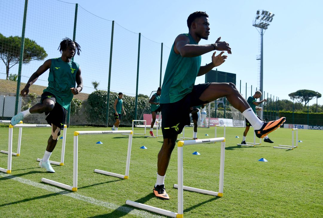 Dele-Bashiru e Saná Fernandes