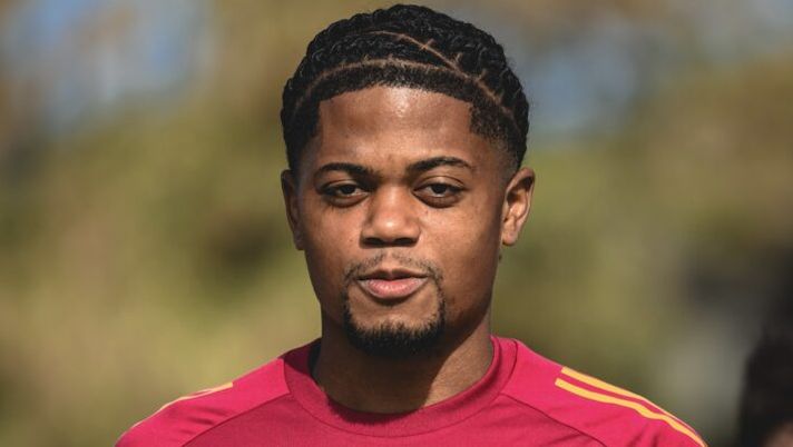 ROME, ITALY - OCTOBER 16: AS Roma player Leon Bailey during training session at Centro Sportivo Fulvio Bernardini on October 16, 2025 in Rome, Italy. (Photo by Luciano Rossi/AS Roma via Getty Images) Roma, Bailey ora accelera: cosa filtra su lui, Ndicka e Ferguson. Tempi più lunghi per Dybala e Dovbyk - immagine 1