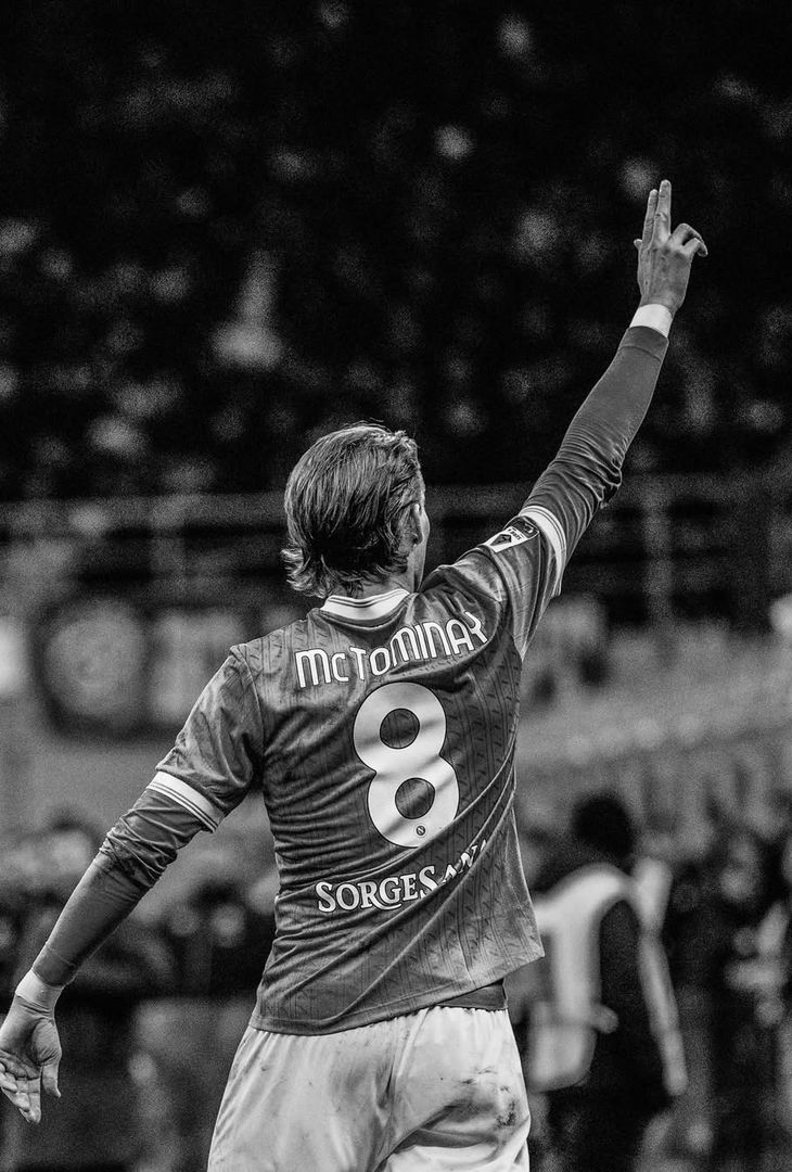 Il rammarico per i due gol subiti e la capacità di reagire mostrata soprattutto da Scott McTominay attraverso la doppietta personale: due facce della stessa medaglia che compongono il riassunto 'in bianco e nero' di Inter-Napoli realizzato dall'admin dell'account Instagram della compagine partenopea.