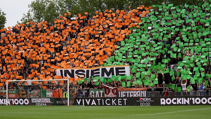 VENICE, ITALY - MAY 12: Supporters of Venezia during the Serie A match between Venezia and Fiorentina at Stadio Pier Luigi Penzo on May 12, 2025 in Venice, Italy. (Photo by Maurizio Lagana/Getty Images) Il Venezia chiude il colpo Rrahmani! Affare e cifre da record per i lagunari - immagine 1