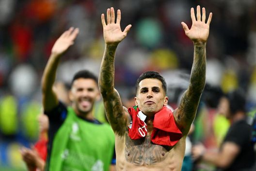 Clamoroso ritorno in Serie A per Cancelo? Romano fa chiarezza: “Per tornare dovrebbe…”- immagine 3