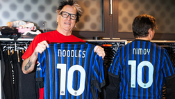 Dalla California a Milano: gli Offspring posano con la maglia dell’Inter