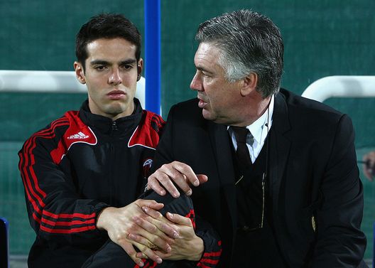Dubai, Emirati Arabi Uniti - 6 gennaio 2009: Kaká e Carlo Ancelotti. (Foto di Ryan Pierse/Getty Images) Le verità di Ancelotti: “Il mio Brasile deve giocare come il Real…ma quello dello scorso anno”- immagine 3