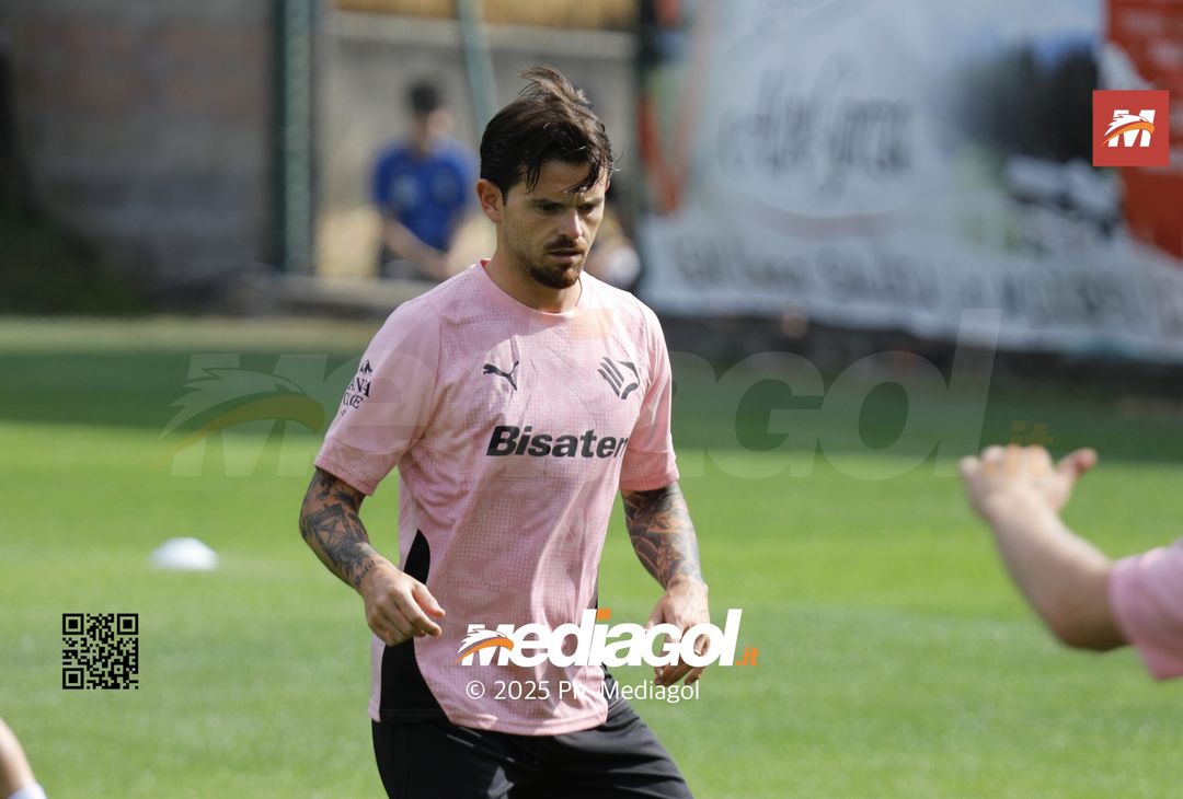 FOTO, allenamenti e contrasti al ritiro del Palermo - immagine 3