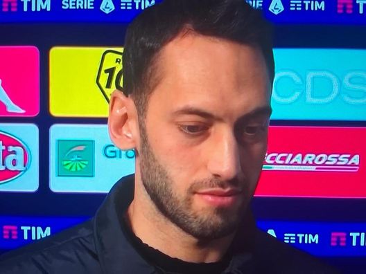 Calhanoglu a ITV: “Vogliamo chiudere bene l’anno. Genoa? Si può anche soffrire, oggi…” Calhanoglu a ITV: “Vogliamo chiudere bene l’anno. Genoa? Si può anche soffrire, oggi…” - immagine 1