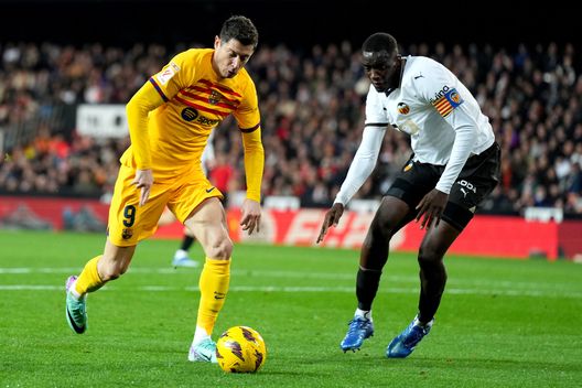 Barcellona, cena di mercato tra Laporta e l’agente di Lewandowski: “Certo che resta”- immagine 3