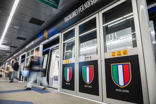 Scudetto Inter, l’edicola di via Brera 21 e la stazione Tricolore diventano nerazzurre- immagine 4
