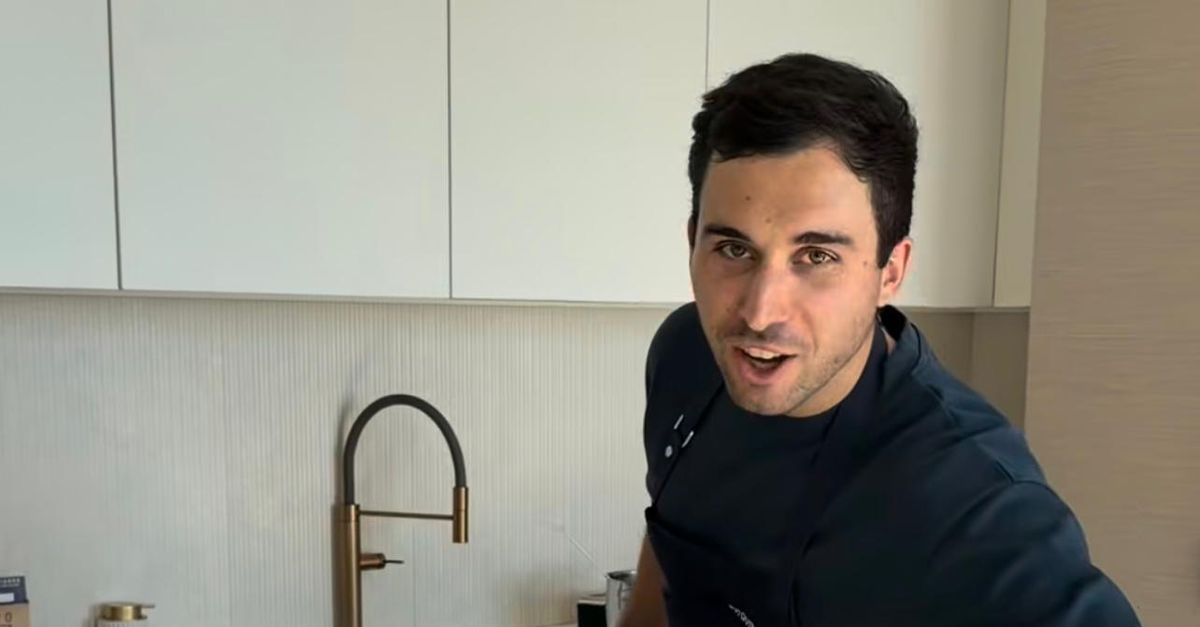 VIDEO / Lo chef che cucina per i calciatori più famosi spadella nella cucina di Diletta VIDEO / Lo chef che cucina per i calciatori più famosi spadella nella cucina di Diletta