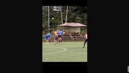 VIDEO / Wembanyama (221 cm) gioca a calcio: il divario con gli avversari è incredibile!