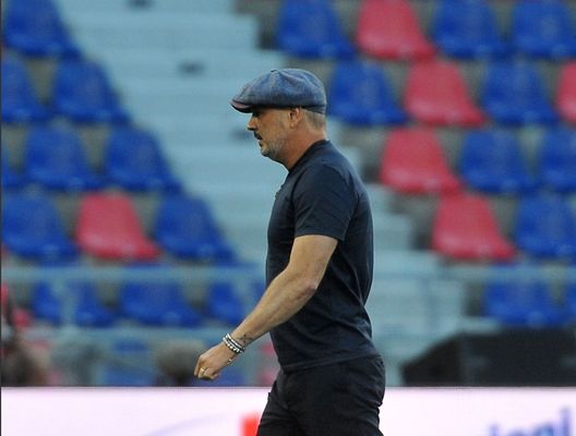 BOLOGNA, ITALY - AUGUST 02: Sinisa MIhajlovic head cach of Bologna FC looks on prior the beginning of the serie A match between Bologna FC and Torino FC at Stadio Renato Dall'Ara on August 02, 2020 in Bologna, Italy. (Photo by Mario Carlini / Iguana Press/Getty Images) Mihajlovic pre Bologna-Torino: “Sarà una battaglia, ma non è un problema per noi”- immagine 4