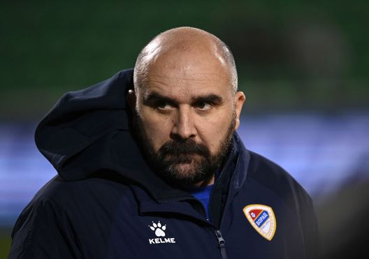 Mladen Zizovic. (Foto di Charles McQuillan/Getty Images) Radnicki 1923, morto l’allenatore Zizovic per un malore durante la partita- immagine 2