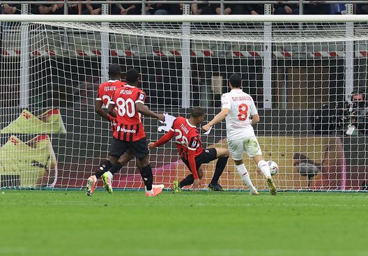 Malick Thiaw in Milan-Fiorentina 2-2 (Foto di Claudio Villa/AC Milan via Getty Images) Thiaw e gli autogol: nessuno come Malick nei top 5 campionati europei- immagine 2