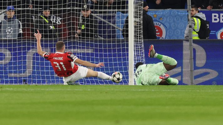 BRATISLAVA, SLOVAKIA - NOVEMBER 26: Strahinja Pavlovic of AC Milan in action during the UEFA Champions League 2024/25 League Phase MD5 match between SK Slovan Bratislava and AC Milan at Tehelne pole stadium on November 26, 2024 in Bratislava, Slovakia. (Photo by Claudio Villa/AC Milan via Getty Images) slovan-milan-1-1-champions-league-primo-tempo-risultato