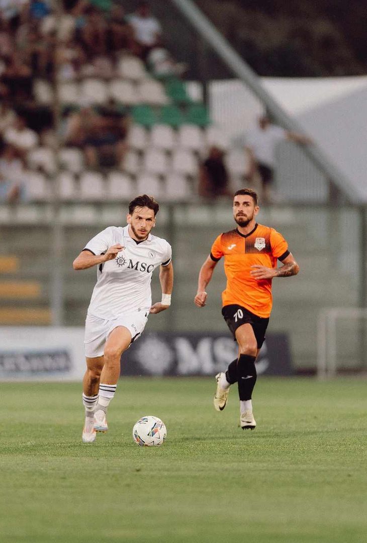 GALLERY Il poker del Napoli di Conte contro l’Egnatia: gli scatti più belli del match- immagine 1