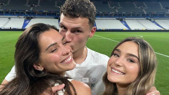 Benjamin Pavard esulta per un recupero monstre su Leao, la reazione della futura moglie sui social - immagine 1