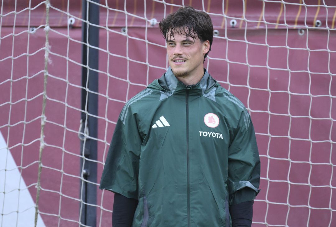 Roma, l’allenamento del venerdì: c’è Pellegrini, out Dybala – FOTOGALLERY - immagine 9