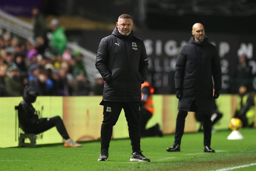 Rooney sulla panchina del Plymouth (Foto di Michael Steele/Getty Images) Grande colpo di mercato: Wayne Rooney è il nuovo acquisto… della BBC- immagine 3