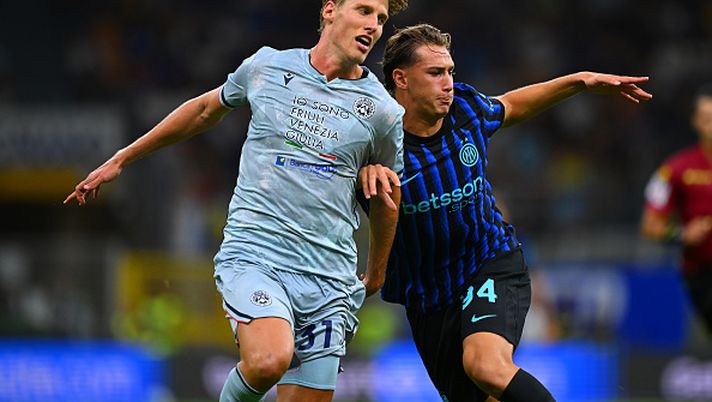 MILAN, ITALY - AUGUST 31: Pio Esposito of FC Internazionale competes for the ball with Thomas Kristensen of Udinese Calcio during the Serie A match between FC Internazionale and Udinese Calcio at Giuseppe Meazza Stadium on August 31, 2025 in Milan, Italy. (Photo by Mattia Pistoia - Inter/Inter via Getty Images) Rocchi