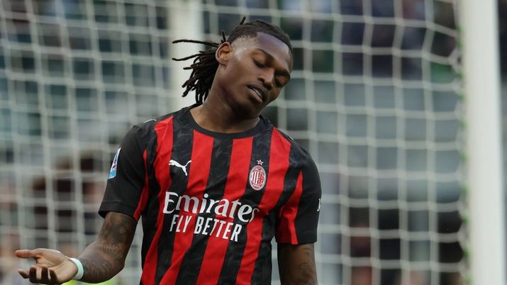 Rafael Leao (attaccante AC Milan), qui durante Milan-Udinese 0-3 (Serie A 2025-2026) | News (Credits foto: Getty Images) Il Milan si è stancato di Leao: la società aspetta offerte. Ecco una possibile destinazione