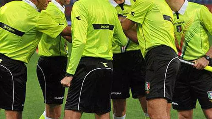 rivoluzione arbitri