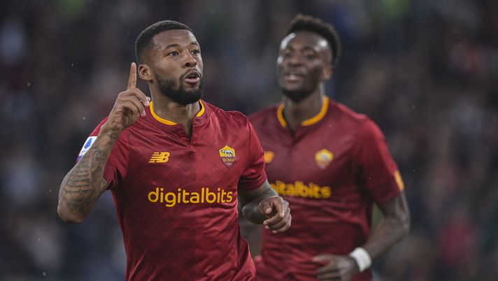 ROME, ITALY - APRIL 02: AS Roma player Georginio Wijnaldum celebrates after scored the first goal for his team during the Serie A match between AS Roma and UC Sampdoria at Stadio Olimpico on April 02, 2023 in Rome, Italy. (Photo by Fabio Rossi/AS Roma via Getty Images) Torino, ecco la Roma di Mou: i giallorossi cercano punti per la Champions - immagine 1