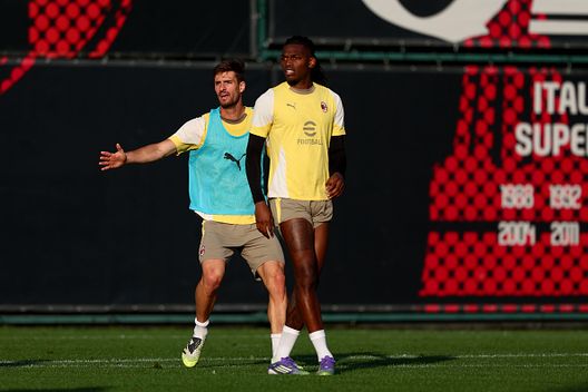 Matteo Gabbia oggi a Milanello (Photo by Giuseppe Cottini/AC Milan via Getty Images) Gimenez in gruppo dopo il Messico: oggi a Milanello, tutte le foto