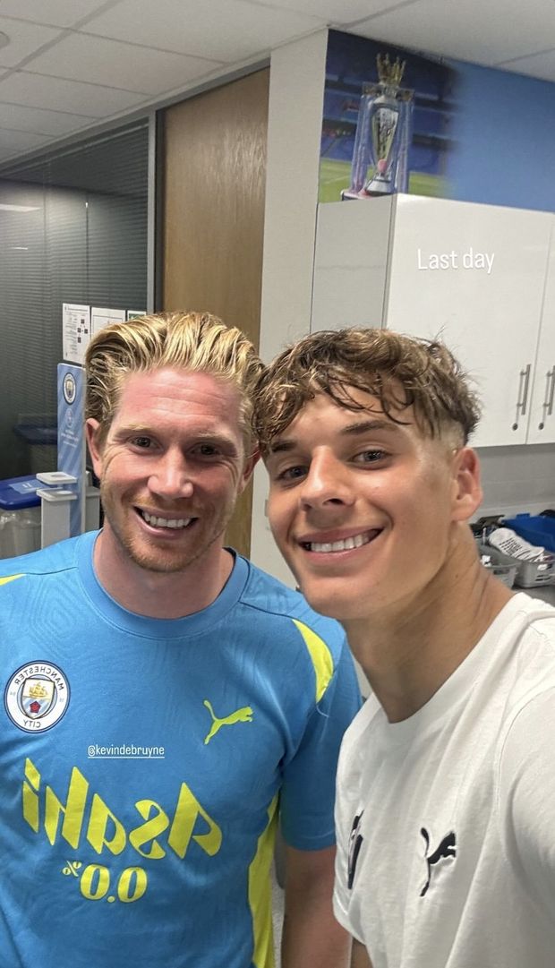 FOTO Palermo, ultimo giorno a Manchester: Vasic, Segre e l’incontro con De Bruyne- immagine 2