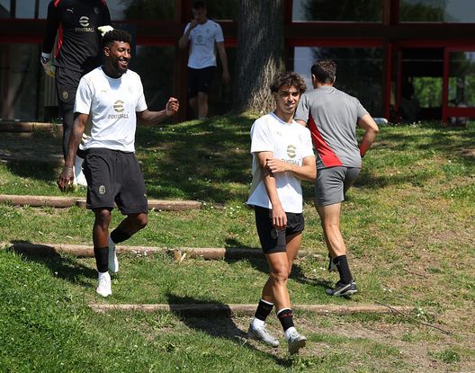 (Photo by Claudio Villa/AC Milan via Getty Images) Emerson Royal
