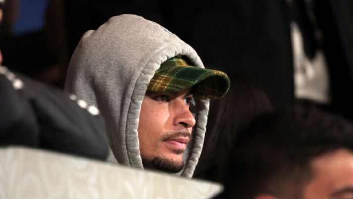 COMO, ITALY - DECEMBER 15: Dele Alli attends the match between Como 1907 and Roma at Giuseppe Sinigaglia Stadium on December 15, 2024 in Como, Italy. (Photo by Jacopo M. Raule/Getty Images for Como 1907) Romano: “Dele Alli inizia ad allenarsi col Como in settimana: la situazione per la firma” - immagine 1