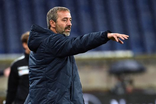GENOA, ITALY - NOVEMBER 04: Marco Giampaolo head coach of Torino FC gestures during the Serie A match between Genoa CFC and Torino FC at Stadio Luigi Ferraris on November 4, 2020 in Genoa, Italy. (Photo by Paolo Rattini/Getty Images) Toro, chi è Francesco Conti: il vice di Giampaolo che potrebbe sostituirlo contro l’Inter- immagine 3