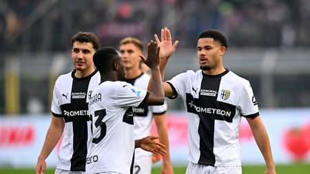 PARMA, ITALY - FEBRUARY 22: Simon Sohm and Drissa Camara of Parma Calcio celebrate victory following the Serie A match between Parma and Bologna at Stadio Ennio Tardini on February 22, 2025 in Parma, Italy. (Photo by Alessandro Sabattini/Getty Images) Sohm