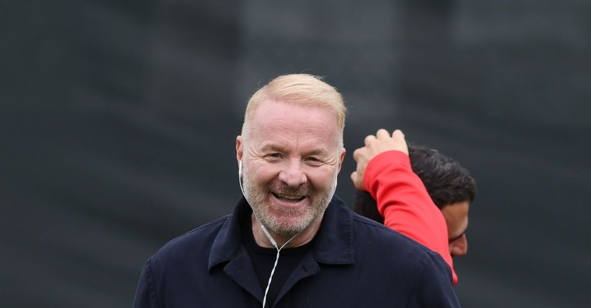 Ordine sul mercato del Milan: “Se arrivasse un difensore affidabile sarebbe già da baciarsi i gomiti”