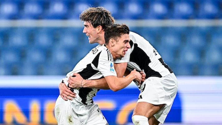 GENOA, ITALY - SEPTEMBER 28: Francisco Conceição of Juventus (left) celebrates with his team-mate Dusan Vlahovic after scoring a goal during the Serie A match between Genoa and Juventus at Stadio Luigi Ferraris on September 28, 2024 in Genoa, Italy. (Photo by Simone Arveda/Getty Images) Conceicao: “Molto felice del primo gol: mi sto integrando alla grande nella Juve” - immagine 1