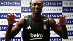 Ex Milan, Abraham capopopolo al Besiktas: nuovi cori, parte lui…