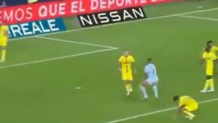 Natan vs Rafa Marin, il gesto del brasiliano dopo il gol del Betis – IL VIDEO Natan vs Rafa Marin, il gesto del brasiliano dopo il gol del Betis – IL VIDEO - immagine 1