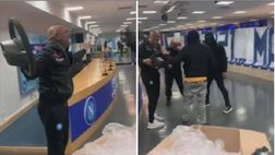 VIDEO Napoli: gli ultrà azzurri “regalano” a Spalletti il volante della Panda rubata