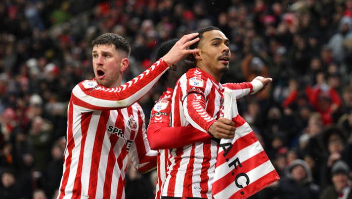 SUNDERLAND, ENGLAND - JANUARY 01: Sunderland player Wilson Isidor celebrates after scoring the second goal during the Sky Bet Championship match between Sunderland AFC and Sheffield United FC at Stadium of Light on January 01, 2025 in Sunderland, England. (Photo by Stu Forster/Getty Images) Sheffield United-Southampton: diretta TV e streaming LIVE del match - immagine 1
