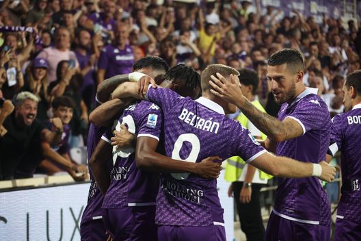 GERMOGLI PH: 17SETTEMBRE 2023 FIRENZE STADIO ARTEMIO FRANCHI CAMPIONATO SERIE A FIORENTINA VS ATALANTA NELLA FOTO GOL ESULTANZA KOUAME La carica dei 30.000 per spingere la Fiorentina al quarto posto- immagine 2