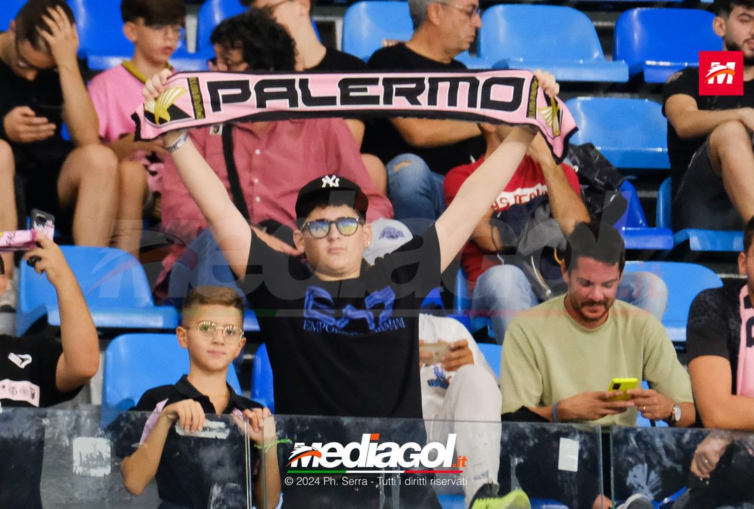 FOTOTIFO Napoli-Palermo 5-0, gli scatti ai tifosi al “Maradona” (GALLERY) - immagine 11