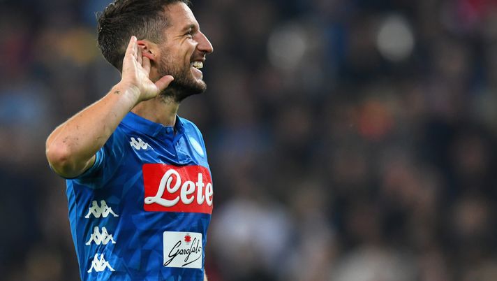 UDINE, ITALY - OCTOBER 20: Dries Mertens of SSC Napoli celebrates after scoring his team second goal during the Serie A match between Udinese and SSC Napoli at Stadio Friuli on October 20, 2018 in Udine, Italy. (Photo by Alessandro Sabattini/Getty Images) mertens napoli