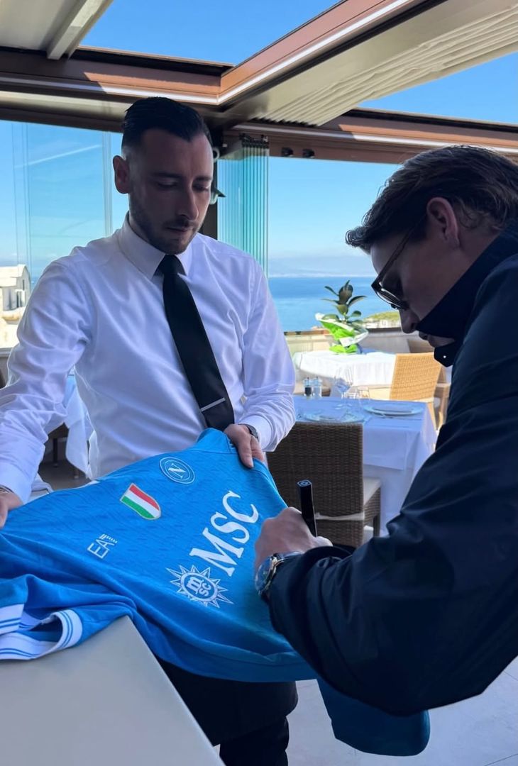 Scott McTominay è stato ospite al Panorama Capri con la compagna Cam Reading