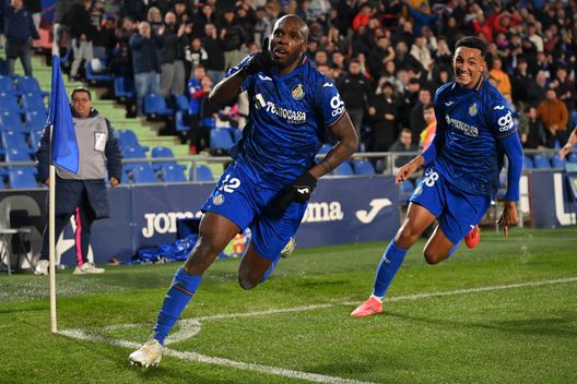 Allan Nyom festeggia dopo la rete contro il Real Valladolid (Photo by Denis Doyle/Getty Images) Nyom Getafe