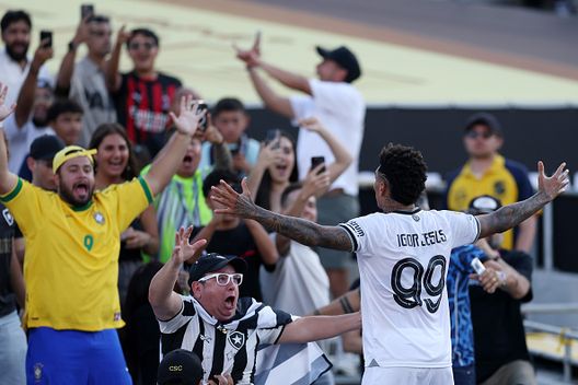 Igor Jesus esulta dopo il gol segnato contro il Paris Saint-Germain. (Foto di Stu Forster/Getty Images) ESCLUSIVA Mondiale per Club: “Il derby Palmeiras-Botafogo. Danilo, che rinascita! Thiago Silva alla Baresi”- immagine 4