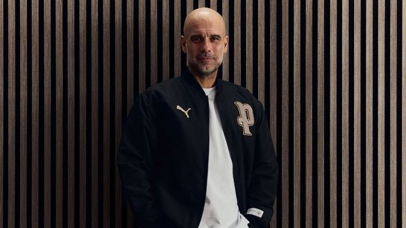 Vesti come Pep: il Manchester City lancia la collezione dedicata a Guardiola- immagine 2