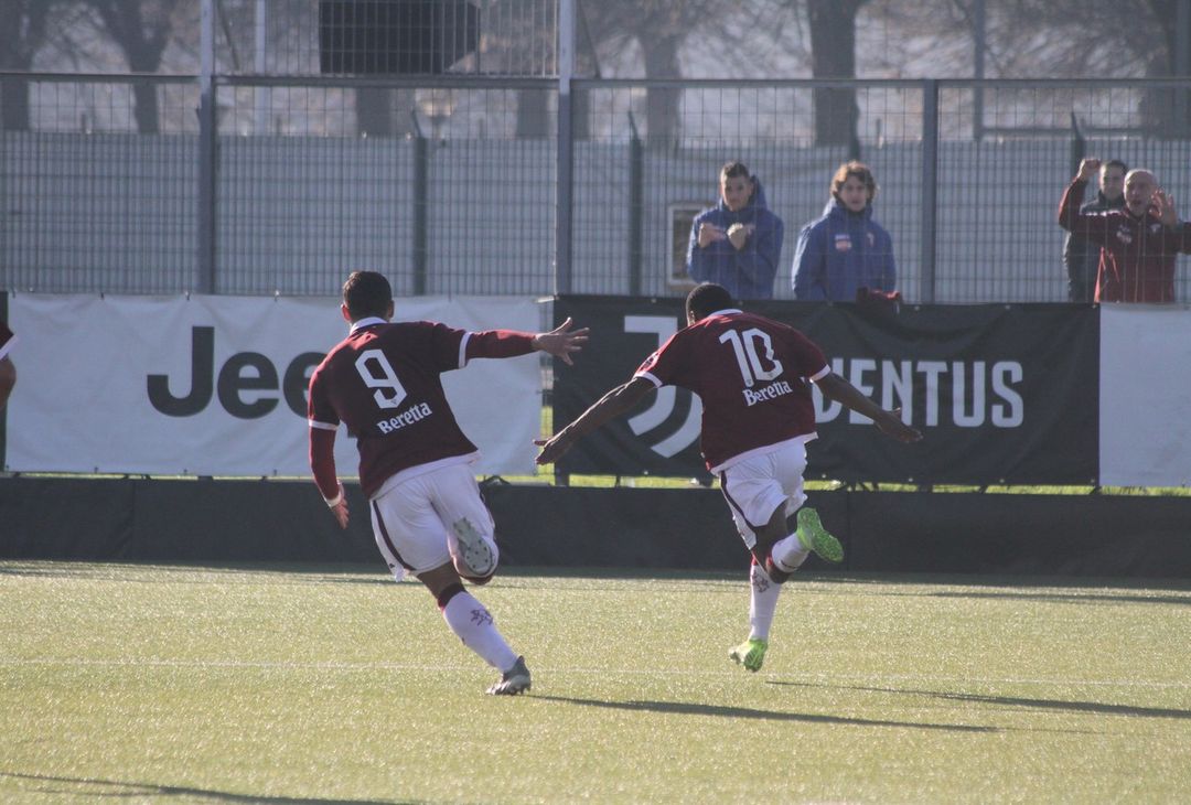 Freddi Greco esulta dopo il gol e Rauti Torino Primavera