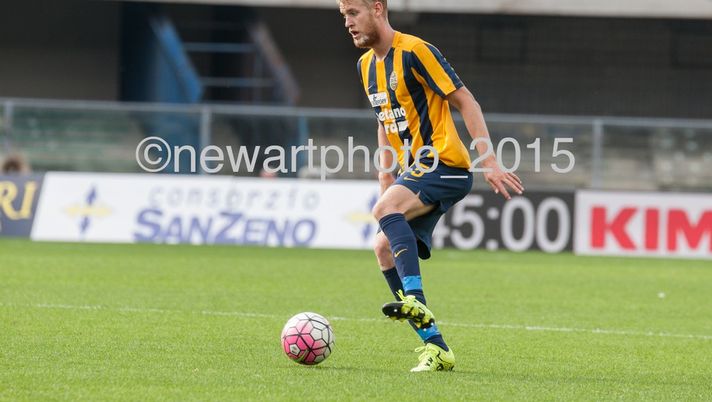 Helander con la maglia gialloblù durante Verona-Lazio SAMPDORIA-VERONA, LE FORMAZIONI UFFICIALI - immagine 1